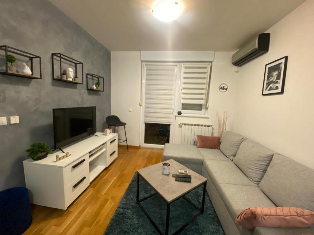 Affordable Apartments 8 Загреб Екстериор снимка